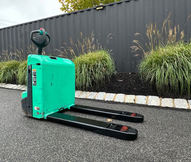 2023 MITSUBISHI PALLET JACK  - Image 1