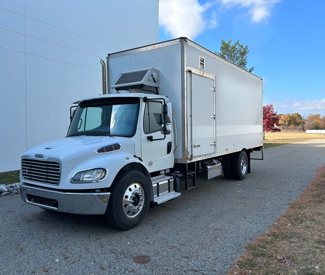 2017 FREIGHTLINER BUSINESS CLASS M2 106 - Image 2