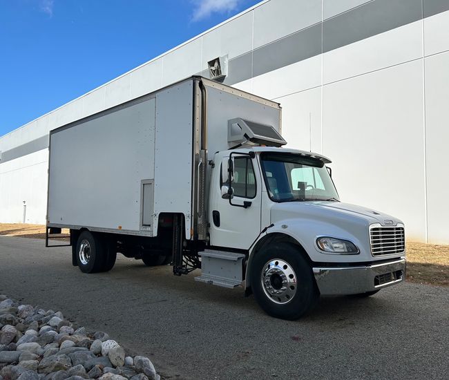 2017 FREIGHTLINER BUSINESS CLASS M2 106 - Image 1