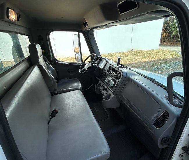 2017 FREIGHTLINER BUSINESS CLASS M2 106 - Image 11